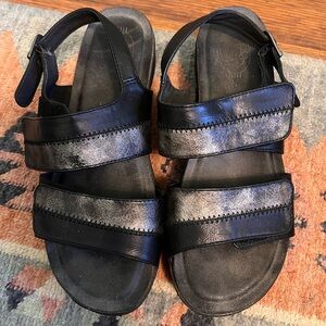 Hokus Pokus Atom Adjustable Strap Sandal